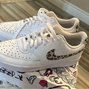 Brand New Nike Sneakers size9